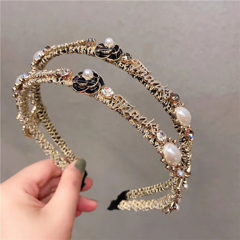 Camellia Flower Hairbands Rhinestone Letters Pearl Headband for Women Designer Crystal Head Hair Hoop Headdress Hair Accessories
Camellia Flower Hairbands Rhinestone Letters Pearl Headband for Women Designer Crystal Head Hair Hoop Headdress Hair Accessories