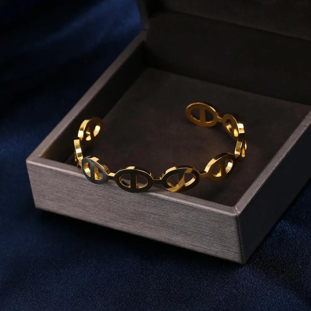 In 2020 the new titanium steel circular oval open bracelet bracelet ins has a cool and niche design hot style trend
In 2020 the new titanium steel circular oval open bracelet bracelet ins has a cool and niche design hot style trend