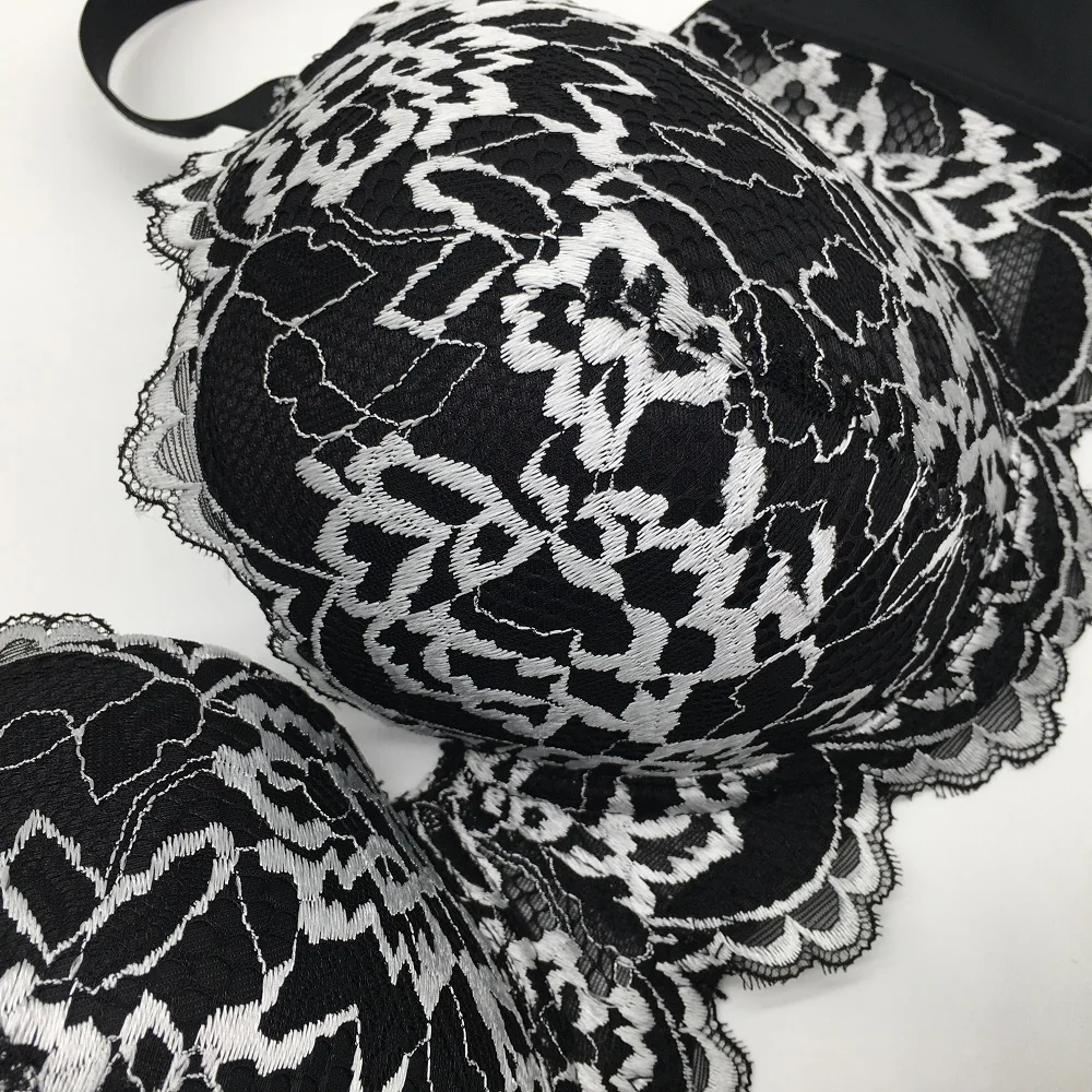 Female Luxury Sexy Lace Plus Size Push Up Gather Padded Bra Embroidery Full Cup Lingerie Brassiere Bralette Big Breast 42 44 C D
Female Luxury Sexy Lace Plus Size Push Up Gather Padded Bra Embroidery Full Cup Lingerie Brassiere Bralette Big Breast 42 44 C D