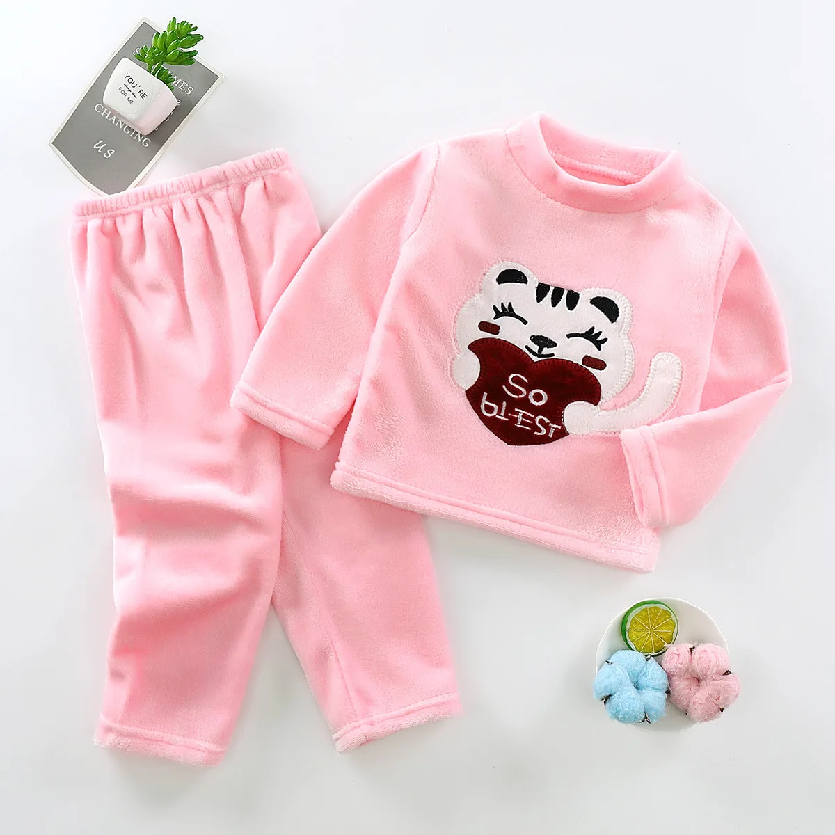 Girls Clothing Set Children's Pajamas Set Autumn Winter New Flannel Home Service Cartoon Plus Velvet Warm Suit
Girls Clothing Set Children's Pajamas Set Autumn Winter New Flannel Home Service Cartoon Plus Velvet Warm Suit