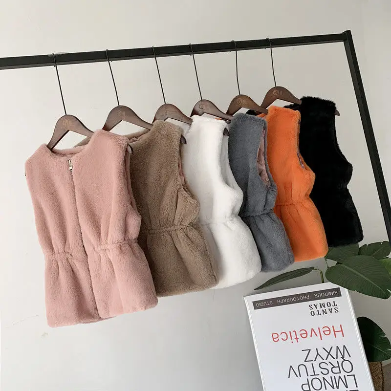 Модные безрукавки из искусственного кроличьего меха на осень и зиму, утепленный хлопковый Пушистый Жилет, куртки, облегающее короткое паль... 
Модные безрукавки из искусственного кроличьего меха на осень и зиму, утепленный хлопковый Пушистый Жилет, куртки, облегающее короткое паль...