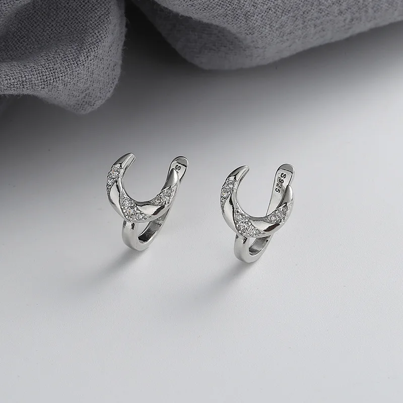 Trendy Jewelry 1 PC Moon Clip Earring 2021 New High Quality Shiny Crystal Ear Clip Earring Without Piercing For Party Gift
Trendy Jewelry 1 PC Moon Clip Earring 2021 New High Quality Shiny Crystal Ear Clip Earring Without Piercing For Party Gift