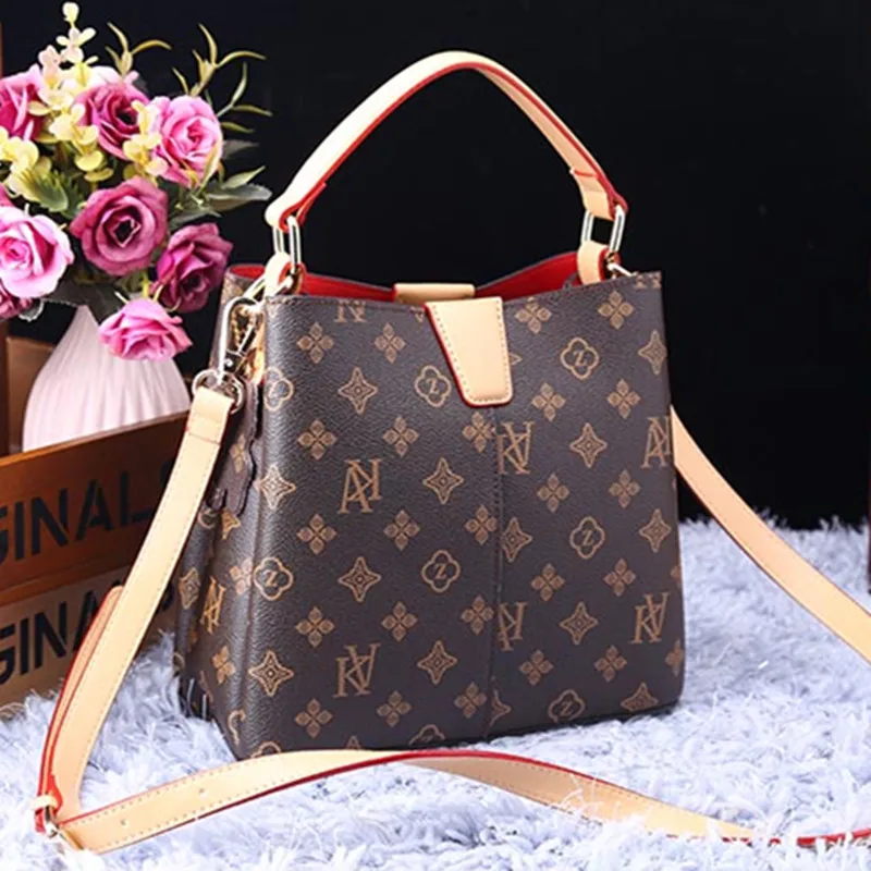 Full Cowhide Handbags 2022 New Luxury Brand Hand Bags Large Capacity Casual All-match Single Shoulder Messenger Bag Channels Sac
Full Cowhide Handbags 2022 New Luxury Brand Hand Bags Large Capacity Casual All-match Single Shoulder Messenger Bag Channels Sac