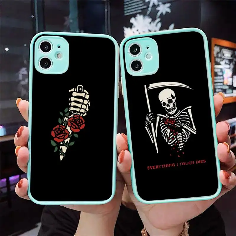 Skull Roses fashion horror red Phone Case Matte Transparent for iPhone 7 8 11 12 s mini pro X XS XR MAX Plus cover funda
Skull Roses fashion horror red Phone Case Matte Transparent for iPhone 7 8 11 12 s mini pro X XS XR MAX Plus cover funda