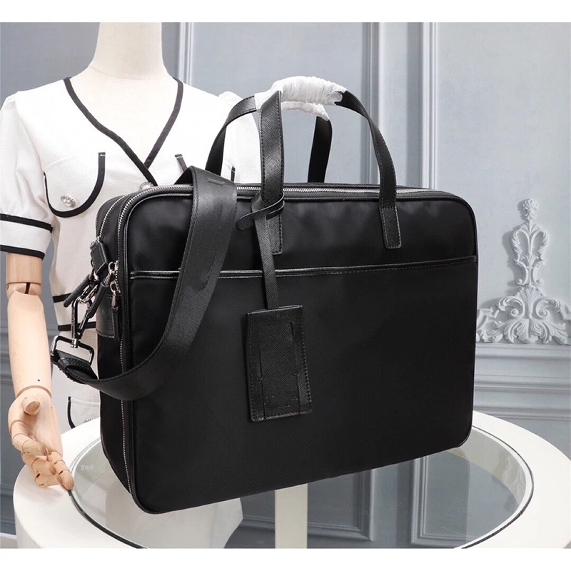 2022 new men's handbag nylon fashion computer bag fashion business one shoulder diagonal large bag 
2022 new men's handbag nylon fashion computer bag fashion business one shoulder diagonal large bag