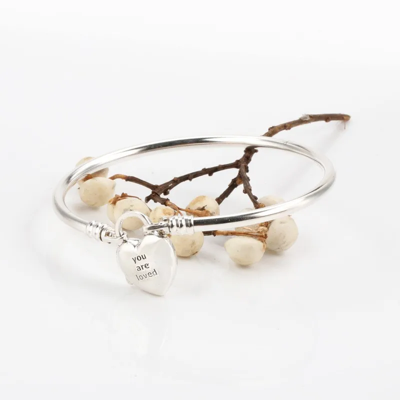 Original 925 Sterling Silver Pan Bracelet Creative Love Heart Bracelet Fit European Charm Bracelets Women Jewelry
Original 925 Sterling Silver Pan Bracelet Creative Love Heart Bracelet Fit European Charm Bracelets Women Jewelry