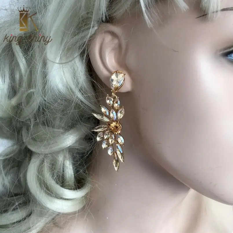 Trendy Symmetric Crystal Statement Drop Earrings for Womam Luxury Champagne Black Color Chandelier Earring Wedding Party Earring
Trendy Symmetric Crystal Statement Drop Earrings for Womam Luxury Champagne Black Color Chandelier Earring Wedding Party Earring