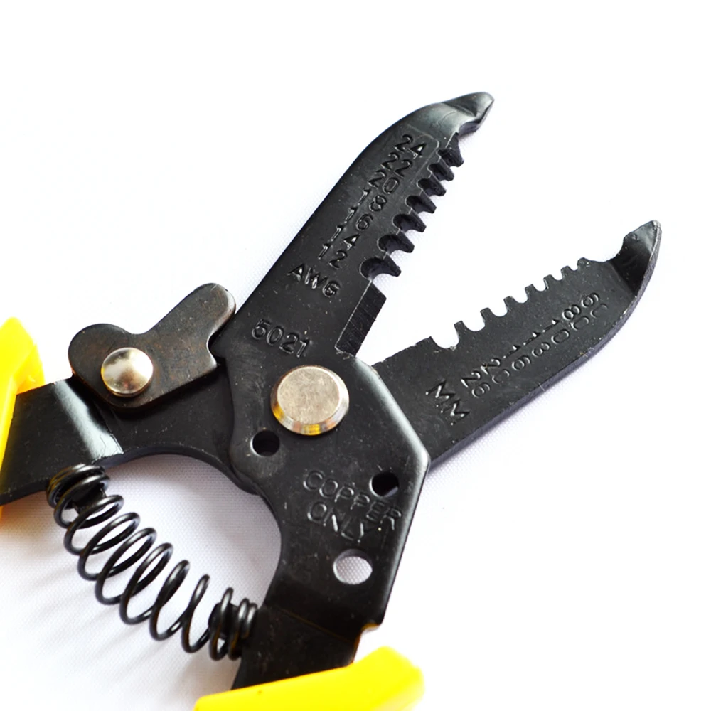 Portable Wire Stripper Decrustation Pliers Crimper Cable Stripping Crimping Cutter Hand Tool with Manganese Steel for Electrical
Portable Wire Stripper Decrustation Pliers Crimper Cable Stripping Crimping Cutter Hand Tool with Manganese Steel for Electrical