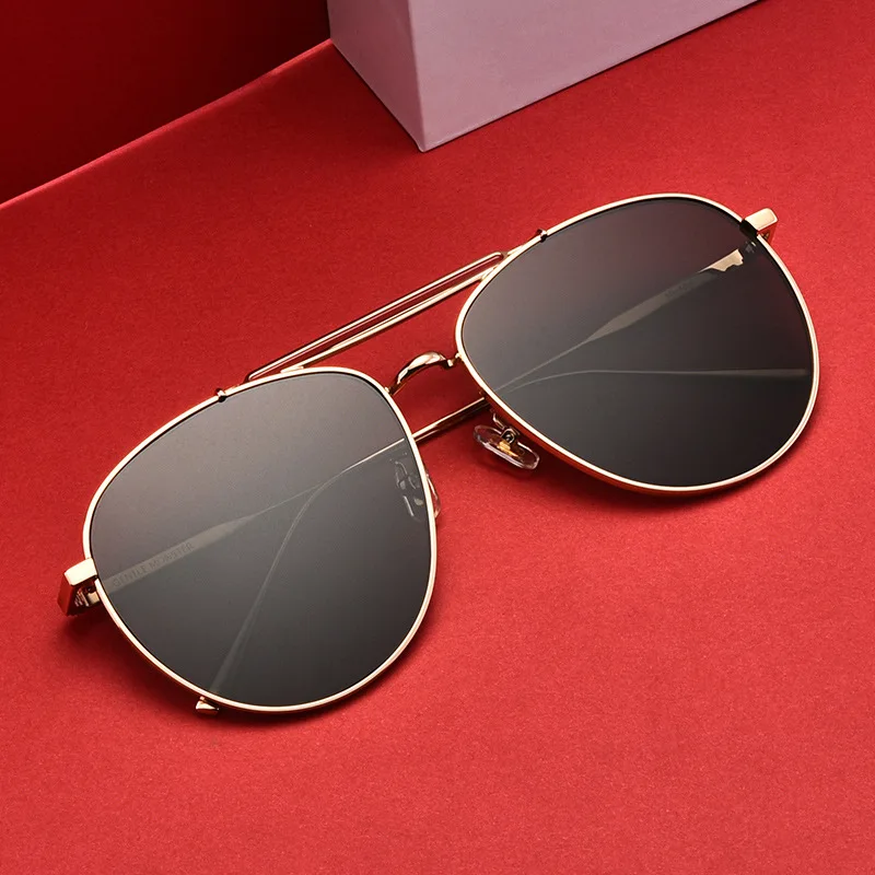 2020 New Fashion Gentle Brand Design Classic Alloy Pilot UV400 Protective Sunglasses for Men Women Vintage Driving Sun Glasses
2020 New Fashion Gentle Brand Design Classic Alloy Pilot UV400 Protective Sunglasses for Men Women Vintage Driving Sun Glasses