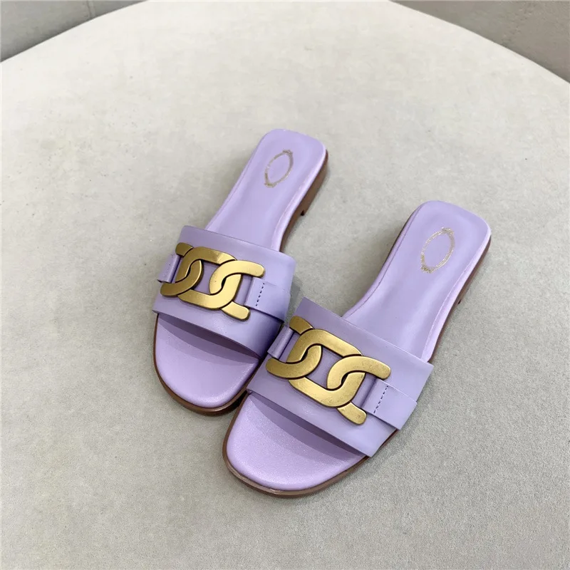 Slippers women's summer wear 2021 new European and American comfortable sandals flat bottomed Muller shoes with button sandals
Slippers women's summer wear 2021 new European and American comfortable sandals flat bottomed Muller shoes with button sandals