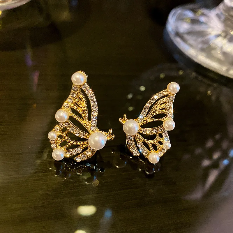 2021 New Arrival Trendy Rhinestone Simulated Butterfly Dangle Earrings For Women Sweet Fashion Crystal Pendant Jewelry
2021 New Arrival Trendy Rhinestone Simulated Butterfly Dangle Earrings For Women Sweet Fashion Crystal Pendant Jewelry