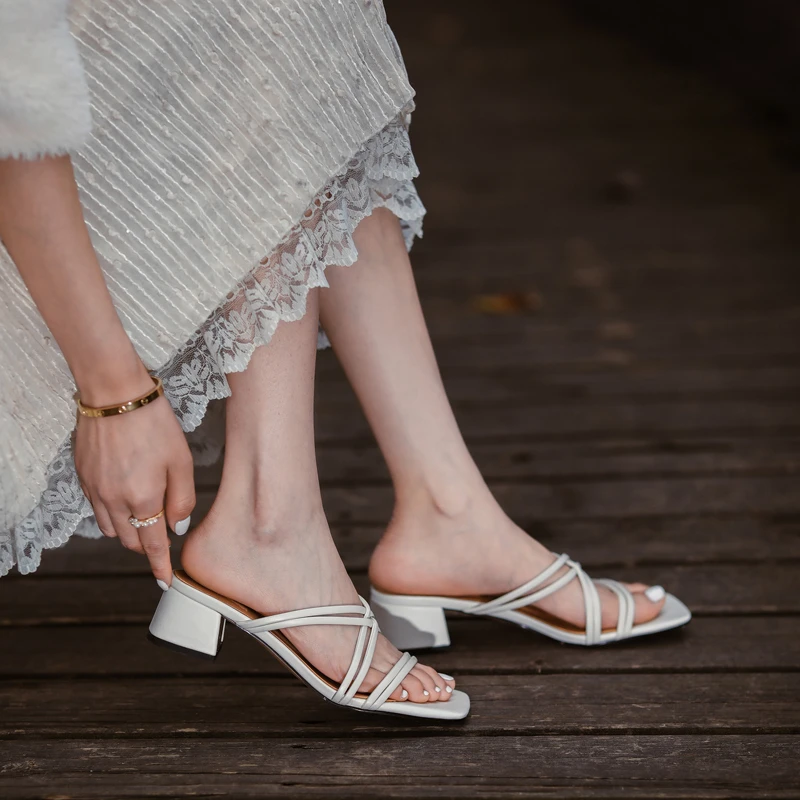 COVIBESCO New Cross-Tied Summer Women Sandals Slippers Fashion Sexy Concise Pumps New Arrival Thick Heels Casual Shoes Woman
COVIBESCO New Cross-Tied Summer Women Sandals Slippers Fashion Sexy Concise Pumps New Arrival Thick Heels Casual Shoes Woman