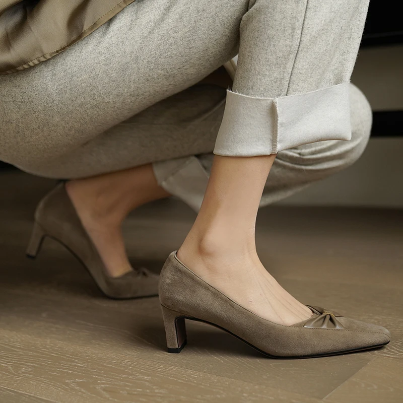 autuspin Concise Women Thick Heels Shoes Spring Summer Genuine Leather Suede Pumps Fashion Elegant Female Party Working Footwear
autuspin Concise Women Thick Heels Shoes Spring Summer Genuine Leather Suede Pumps Fashion Elegant Female Party Working Footwear