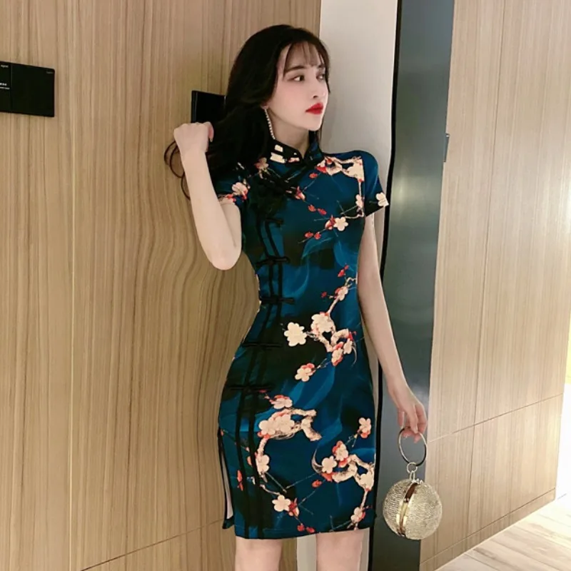 Retro Slim Modern Women Cheongsam Dress Chinese Traditional Floral Print Qipao Sexy Bodycon China Harajuku Style Hanfu Vestido
Retro Slim Modern Women Cheongsam Dress Chinese Traditional Floral Print Qipao Sexy Bodycon China Harajuku Style Hanfu Vestido
