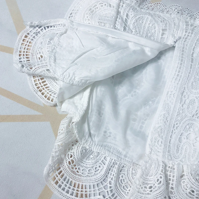 VGH Casual White Cut Out Crop Top For Female Square Collar Sleeveless Patchwork Lace Short Slim Tops Women 2021 Fashion Clothing
VGH Casual White Cut Out Crop Top For Female Square Collar Sleeveless Patchwork Lace Short Slim Tops Women 2021 Fashion Clothing