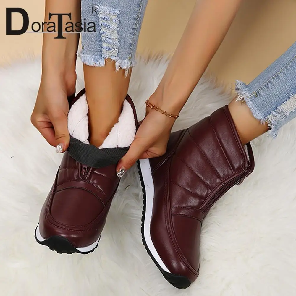 DORATASIA Big Size 35-43 Female Snow Boots Comfy Winter Warm Plush Flat With Ankle Boots Women Casual Soft Shoes Woman 
DORATASIA Big Size 35-43 Female Snow Boots Comfy Winter Warm Plush Flat With Ankle Boots Women Casual Soft Shoes Woman