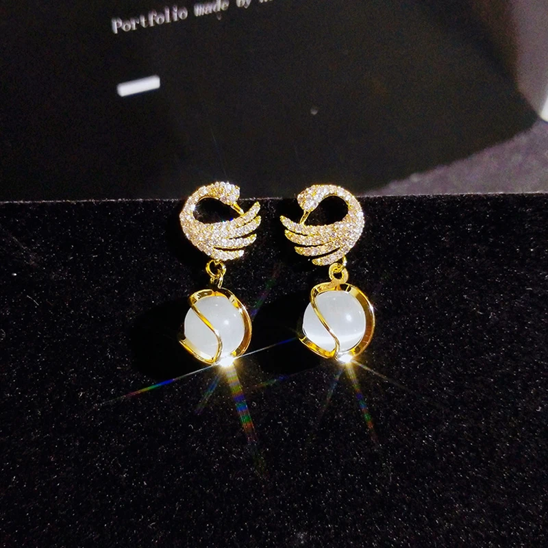 Trendy Exquisite Swan Opal Drop Earrings for Women Girl Temperament Jewelry High Quality AAA Zircon S925 Needle Birthday Party
Trendy Exquisite Swan Opal Drop Earrings for Women Girl Temperament Jewelry High Quality AAA Zircon S925 Needle Birthday Party