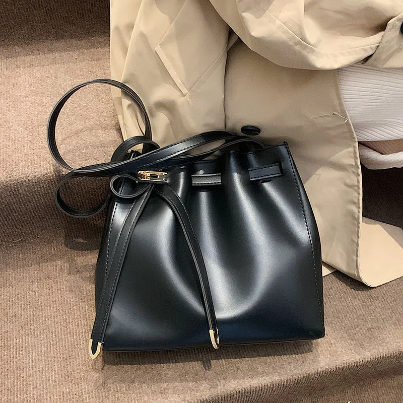 Autumn and Winter Simplicity Pu Shoulder Bag for Women 2021 New Hong Kong Style Pull-Belt Child and Mother MiuMiu Bag Wholesale
Autumn and Winter Simplicity Pu Shoulder Bag for Women 2021 New Hong Kong Style Pull-Belt Child and Mother MiuMiu Bag Wholesale