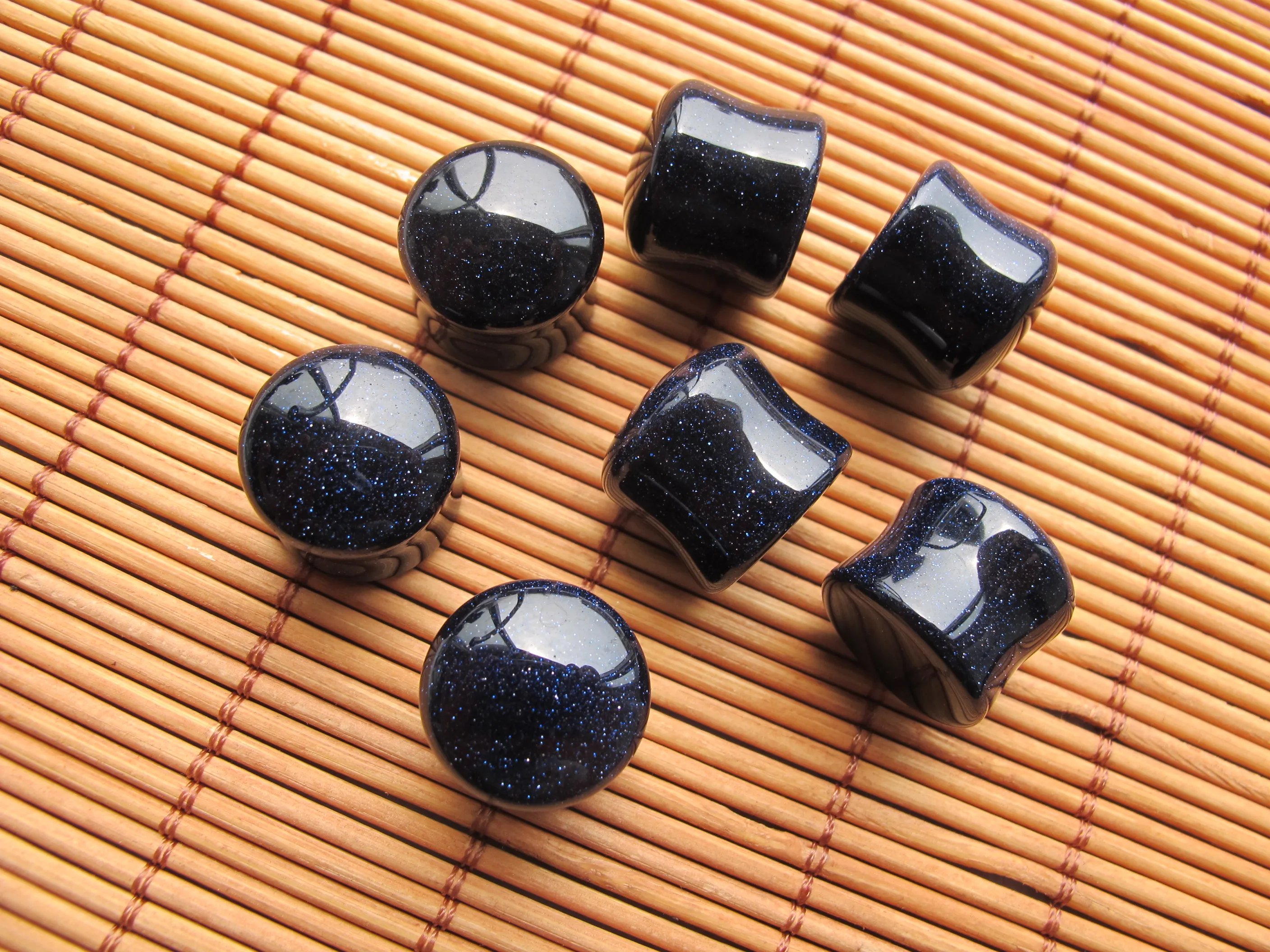 Ювелирные аксессуары Синий Песок камень plugs10 шт/Партия Ювелирные изделия для тела вилки уха плоти туннель вилка 25 мм
Ювелирные аксессуары Синий Песок камень plugs10 шт/Партия Ювелирные изделия для тела вилки уха плоти туннель вилка 25 мм