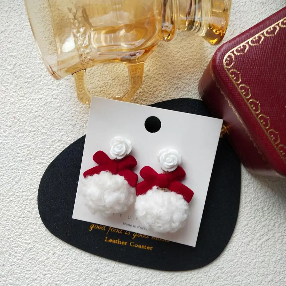 SNCSDK Vintage Bow Wine Red Lamb Fur Ball Cute Girl Japanese And Korean Velvet Warm Winter Ear Clip Women Stud Earring Jewelry
SNCSDK Vintage Bow Wine Red Lamb Fur Ball Cute Girl Japanese And Korean Velvet Warm Winter Ear Clip Women Stud Earring Jewelry