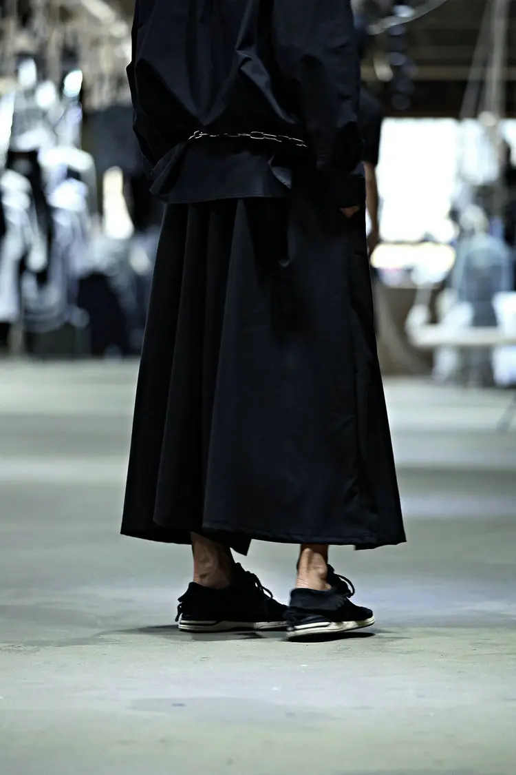 Korean autumn youth new style solid color loose personality trend wide leg pants casual pants men's skirt pants show dress stage 
Korean autumn youth new style solid color loose personality trend wide leg pants casual pants men's skirt pants show dress stage