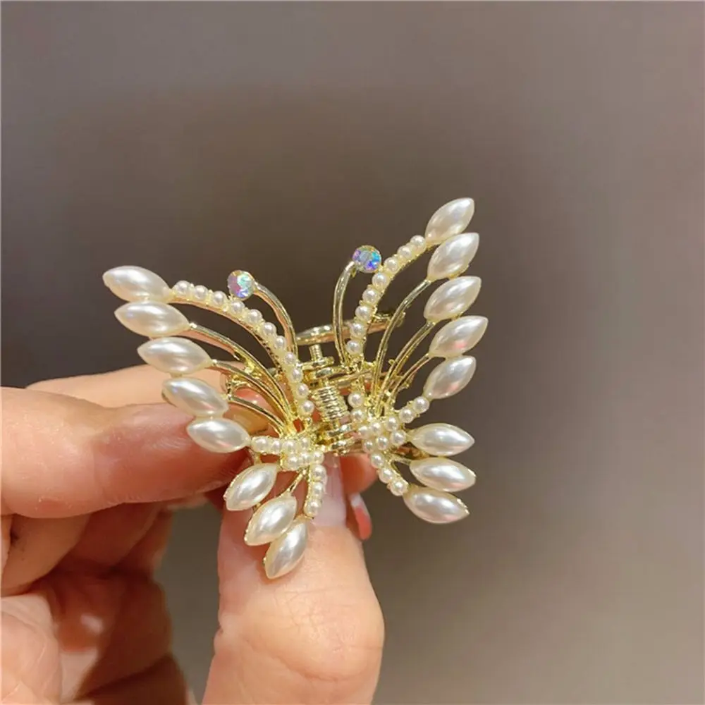 Butterfly Catch Clip Hair Clip Rhinestone Hair Claw Sweet Pearl Hair Accessories Female Fairy Temperament Small Clip
Butterfly Catch Clip Hair Clip Rhinestone Hair Claw Sweet Pearl Hair Accessories Female Fairy Temperament Small Clip