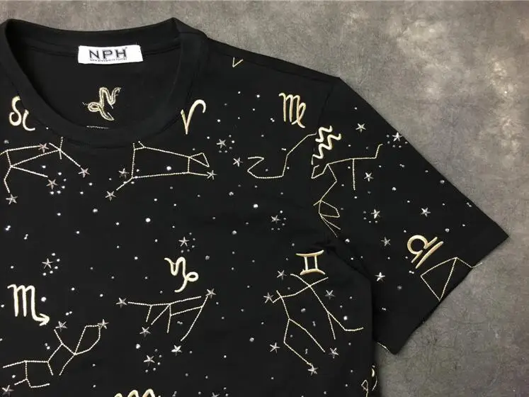 New High 19ss Men Embroidery 12 constellation T Shirts kanye T-Shirt Hip Hop Skateboard Street Cotton T-Shirts Tee Top #B51
New High 19ss Men Embroidery 12 constellation T Shirts kanye T-Shirt Hip Hop Skateboard Street Cotton T-Shirts Tee Top #B51