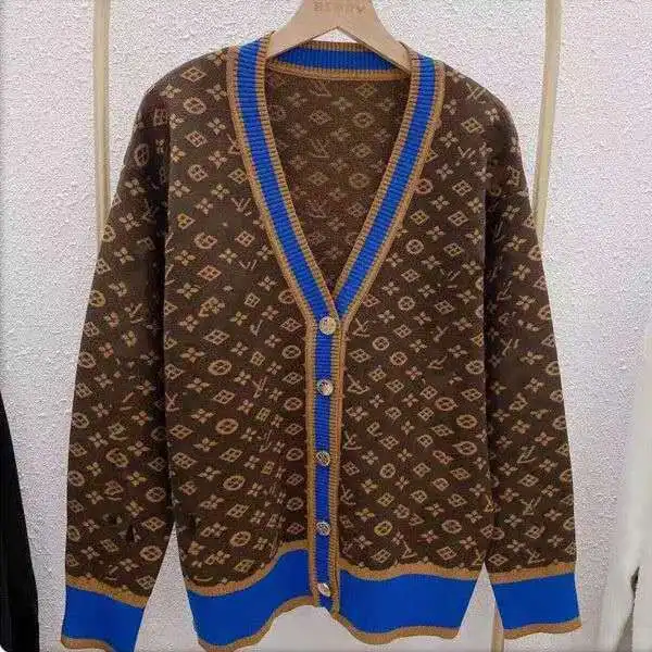 2021 jacquard loose and thin warm top retro printed letter lazy temperament sweater knitted cardigan
2021 jacquard loose and thin warm top retro printed letter lazy temperament sweater knitted cardigan