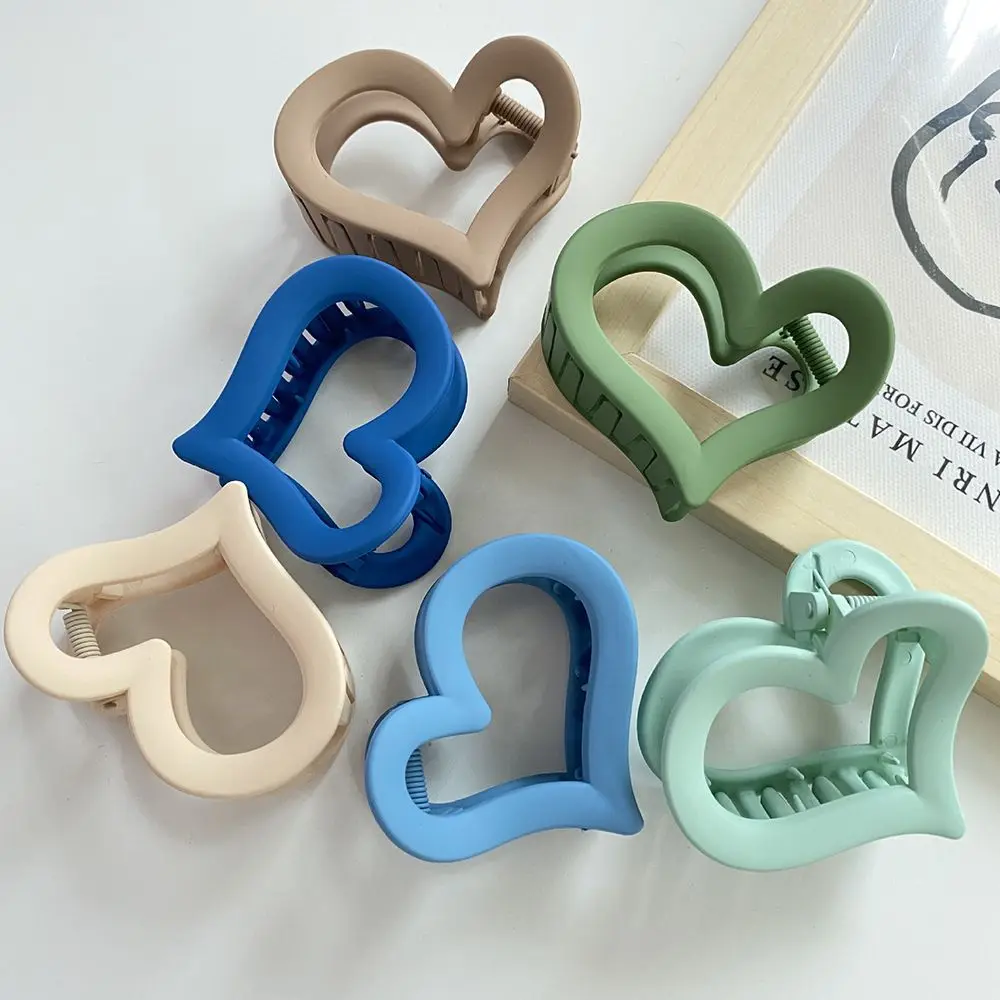 Fashion Hollow Heart Acrylic Hair Claw Clip Geometric Hairpin Candy Color Crab Clamp Women Matte Frosted Headwear
Fashion Hollow Heart Acrylic Hair Claw Clip Geometric Hairpin Candy Color Crab Clamp Women Matte Frosted Headwear