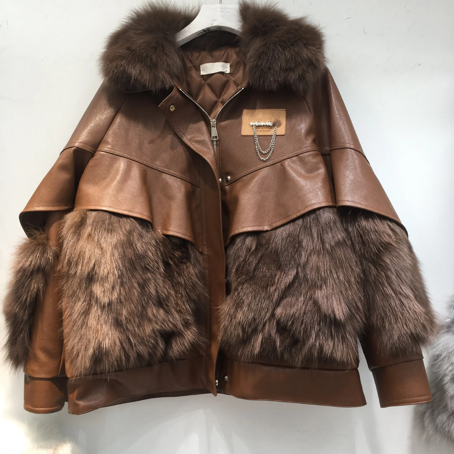 

Новинка 2021, пальто из лисьего меха, женское Стеганое пальто из искусственного меха, свободная короткая модная зимняя одежда из меха