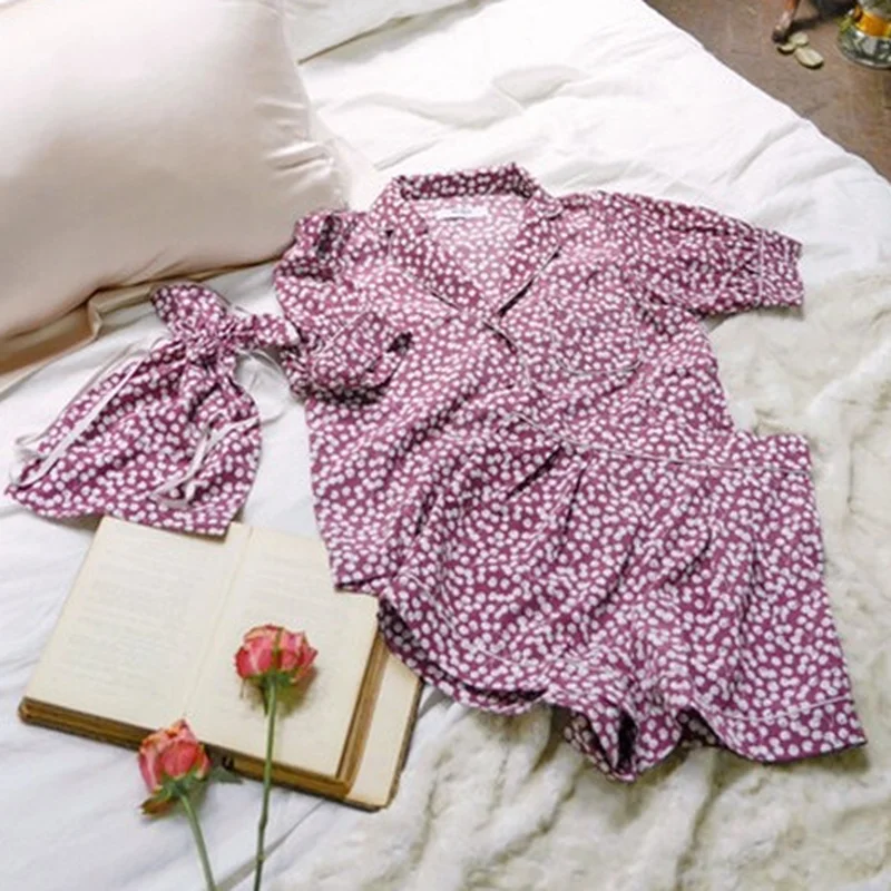 Vintage Print 2 Pcs Women Set Turn Down Collar Short Sleeve Shirt + High Waist Hip Wide Leg Shorts Summer 2021 New Pajama Suit
Vintage Print 2 Pcs Women Set Turn Down Collar Short Sleeve Shirt + High Waist Hip Wide Leg Shorts Summer 2021 New Pajama Suit