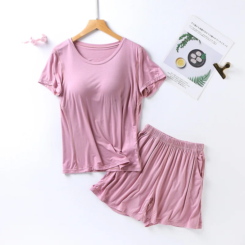 Летний костюм из модала с круглым вырезом на груди и короткими рукавами с тремя брюками 
Летний костюм из модала с круглым вырезом на груди и короткими рукавами с тремя брюками