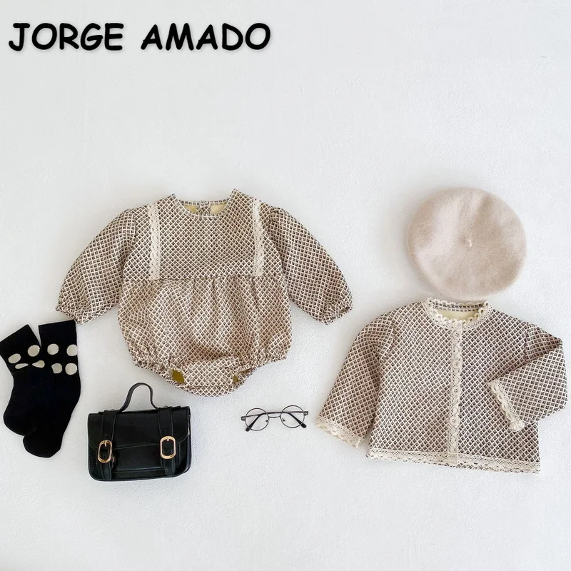 2021 New Winter Clothes for Newborns Sets Round Collar Fleece Lace Coat+Long Sleeves Floral Bodysuit Baby New Year Clothes E4012 
2021 New Winter Clothes for Newborns Sets Round Collar Fleece Lace Coat+Long Sleeves Floral Bodysuit Baby New Year Clothes E4012