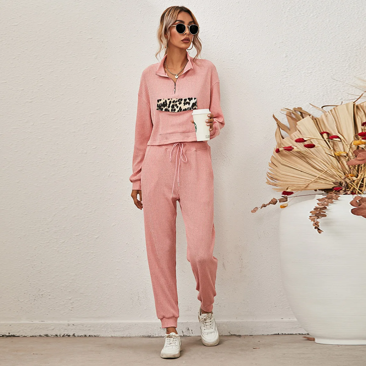 New Style Women's Clothing Autumn and Winter 2021 Fashion Leopard Print Long-Sleeve Casual Suit for Home Wear Pullover
New Style Women's Clothing Autumn and Winter 2021 Fashion Leopard Print Long-Sleeve Casual Suit for Home Wear Pullover