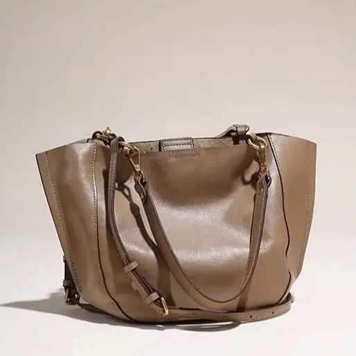 Handmade Women Handbag Genuine Leather Bags Multi-purpose Casual Tote Female Shoulder Shopping Bag
Handmade Women Handbag Genuine Leather Bags Multi-purpose Casual Tote Female Shoulder Shopping Bag