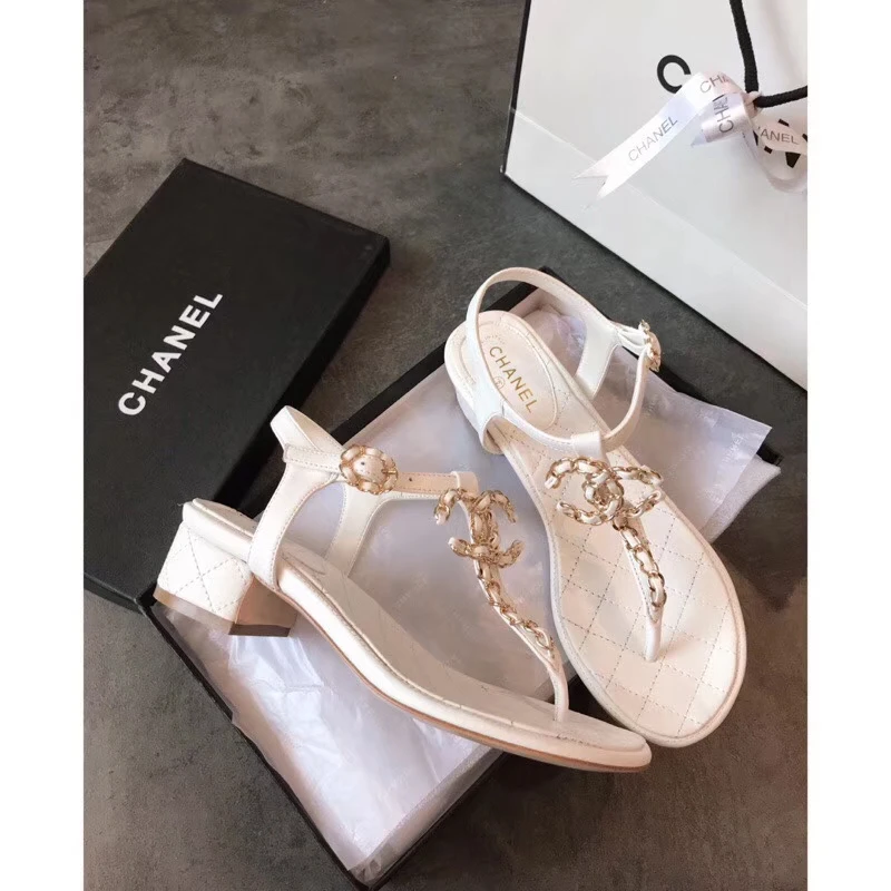 2021 new spring high quality luxury CC40 designer fashion ladies slippers high heel sandals ladies casual shoes
2021 new spring high quality luxury CC40 designer fashion ladies slippers high heel sandals ladies casual shoes