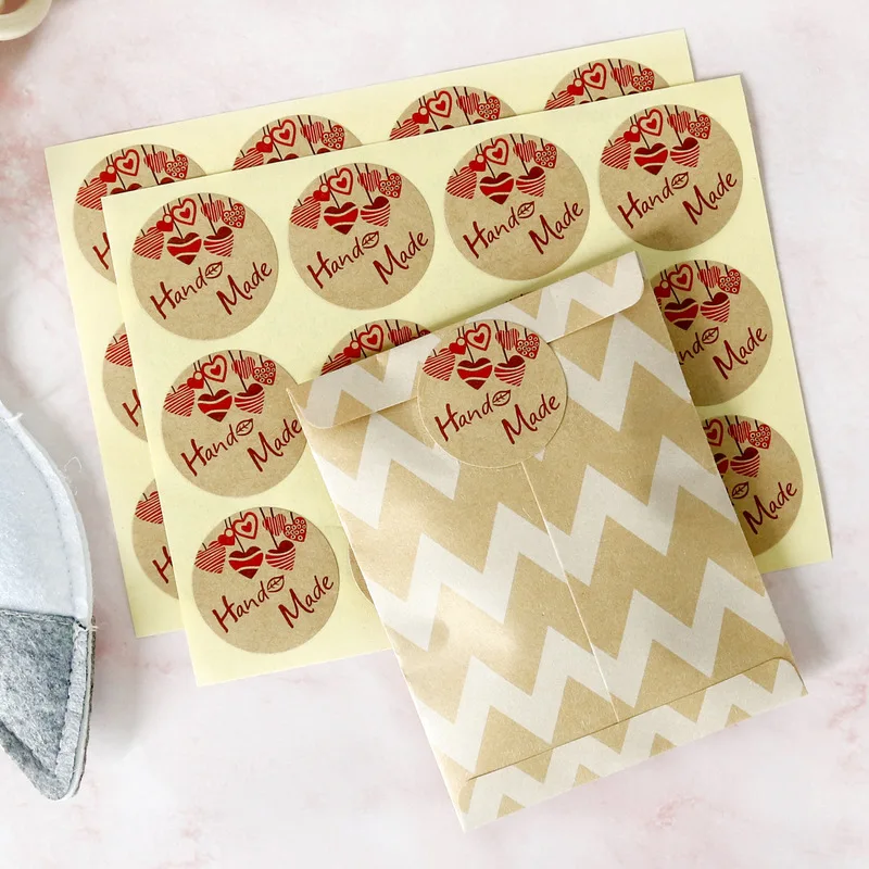 120pcs 3.5cm Hand Made Red Heart Seal Stickers Round Kraft Paper Seal Seal Label Cookie Candy Bag Decoration DIY Sticker
120pcs 3.5cm Hand Made Red Heart Seal Stickers Round Kraft Paper Seal Seal Label Cookie Candy Bag Decoration DIY Sticker