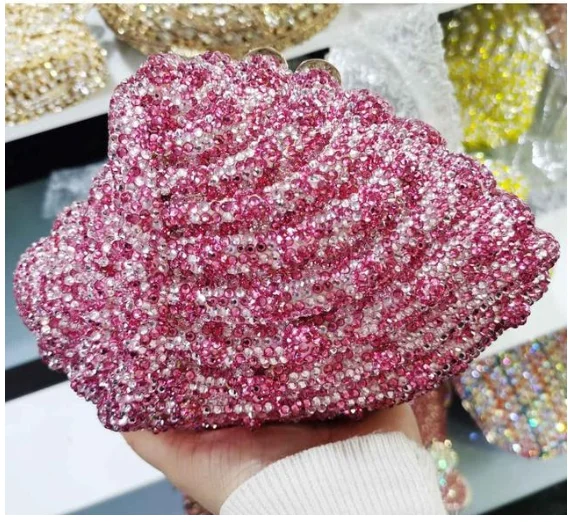 2021 Lady Luxury Shell Shape Crystal Diamond Clutches Bags Women Rhinestones Purse Metallic Female Chains Evening Bag Handbags
2021 Lady Luxury Shell Shape Crystal Diamond Clutches Bags Women Rhinestones Purse Metallic Female Chains Evening Bag Handbags