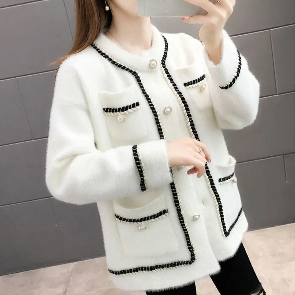 Imitation Mink Small Fragrant Knit Cardigan Jacket Women 2020 New Autumn and Winter Loose Version Foreign Style Outer Jacket
Imitation Mink Small Fragrant Knit Cardigan Jacket Women 2020 New Autumn and Winter Loose Version Foreign Style Outer Jacket