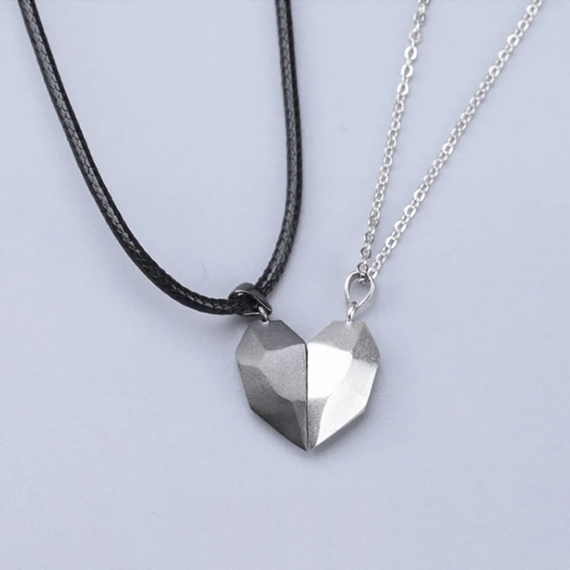 2PCS/Set New Matching Lovers Heart Pendant Couple Faceted Heart Pendant Magnetic Geometric Charm Necklace Jewelry Jewelry Gift
2PCS/Set New Matching Lovers Heart Pendant Couple Faceted Heart Pendant Magnetic Geometric Charm Necklace Jewelry Jewelry Gift