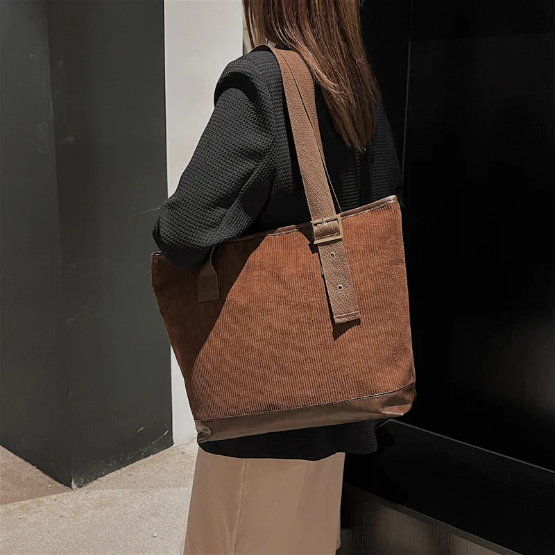 Large Capacity Fashion Bag Women's New Fashion Net Red Simple Autumn Winter Tote Bag Foreign Style Solid Color Shoulder Bag
Large Capacity Fashion Bag Women's New Fashion Net Red Simple Autumn Winter Tote Bag Foreign Style Solid Color Shoulder Bag