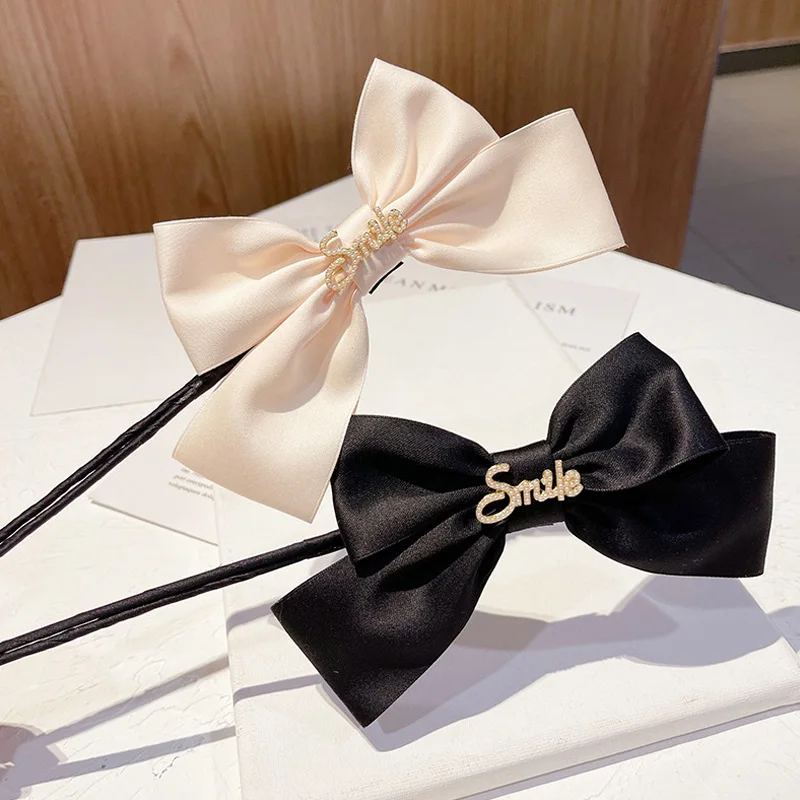 Solid Color Bowknot Hair Curls Bun Headbands Female Retro Satin white Black Magic Hair Bun Maker Fashion Women Hair Accessories
Solid Color Bowknot Hair Curls Bun Headbands Female Retro Satin white Black Magic Hair Bun Maker Fashion Women Hair Accessories