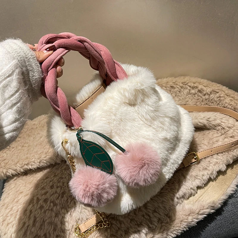 Small Faux Fur Tote with Short Rope Handle Luxury Women Handbags Designer Fluffy Soft Plush Winter 2021 Bucket Crossbody Bags
Small Faux Fur Tote with Short Rope Handle Luxury Women Handbags Designer Fluffy Soft Plush Winter 2021 Bucket Crossbody Bags