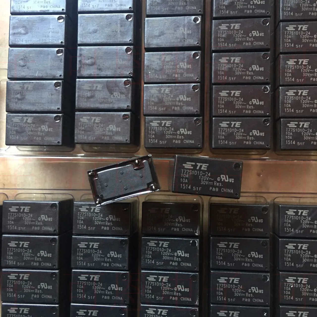 В наличии реле Φ 24VDC T77S1D10-24 DIP4
В наличии реле Φ 24VDC T77S1D10-24 DIP4