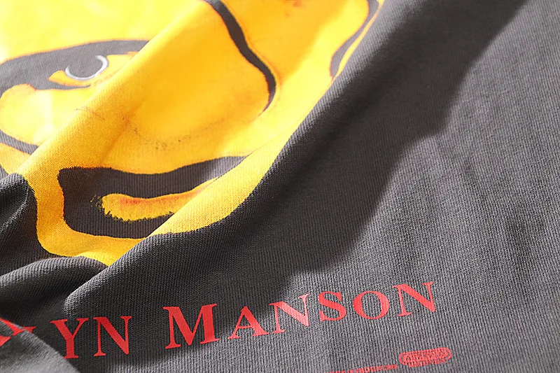 Manson Vintage Marilyn T-shirt Men Women Retro Washed Old Cracked Casual Short Sleeves T Shirt
Manson Vintage Marilyn T-shirt Men Women Retro Washed Old Cracked Casual Short Sleeves T Shirt