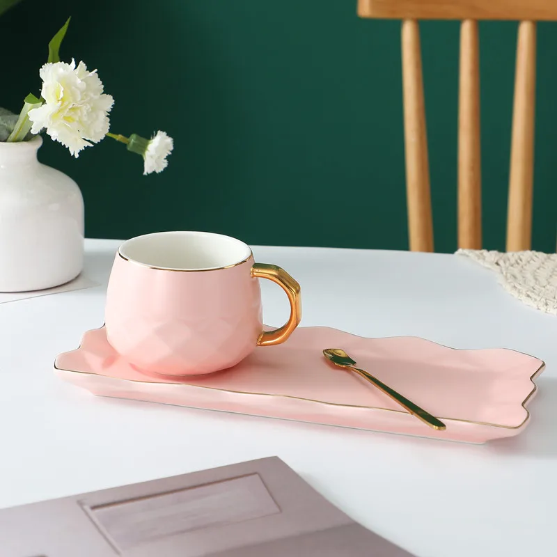 Black Ceramic Coffee Cup Modern European Leisure Entertainment Gift Mug with Spoon Three- Piece Cups and Saucer Set Dinkware
Black Ceramic Coffee Cup Modern European Leisure Entertainment Gift Mug with Spoon Three- Piece Cups and Saucer Set Dinkware