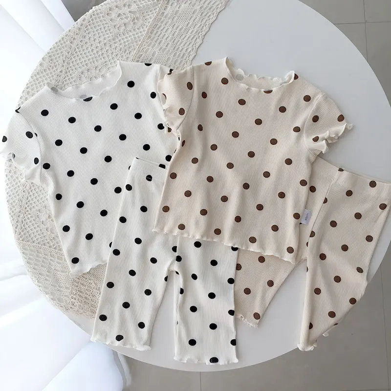 Girls fashion short-sleeved suit summer outing baby polka dot printing two-piece baby child children's home clothes pajamas 2021
Girls fashion short-sleeved suit summer outing baby polka dot printing two-piece baby child children's home clothes pajamas 2021