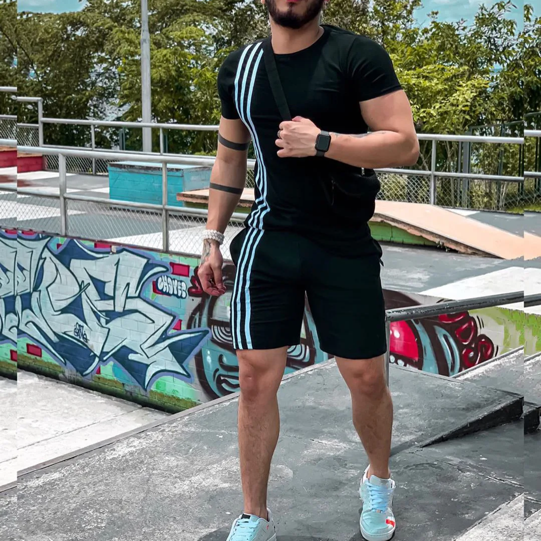 2021 men's casual suit thin strip unhooded black summer shorts trendy short-sleeved sports jogging dry men's street style
2021 men's casual suit thin strip unhooded black summer shorts trendy short-sleeved sports jogging dry men's street style