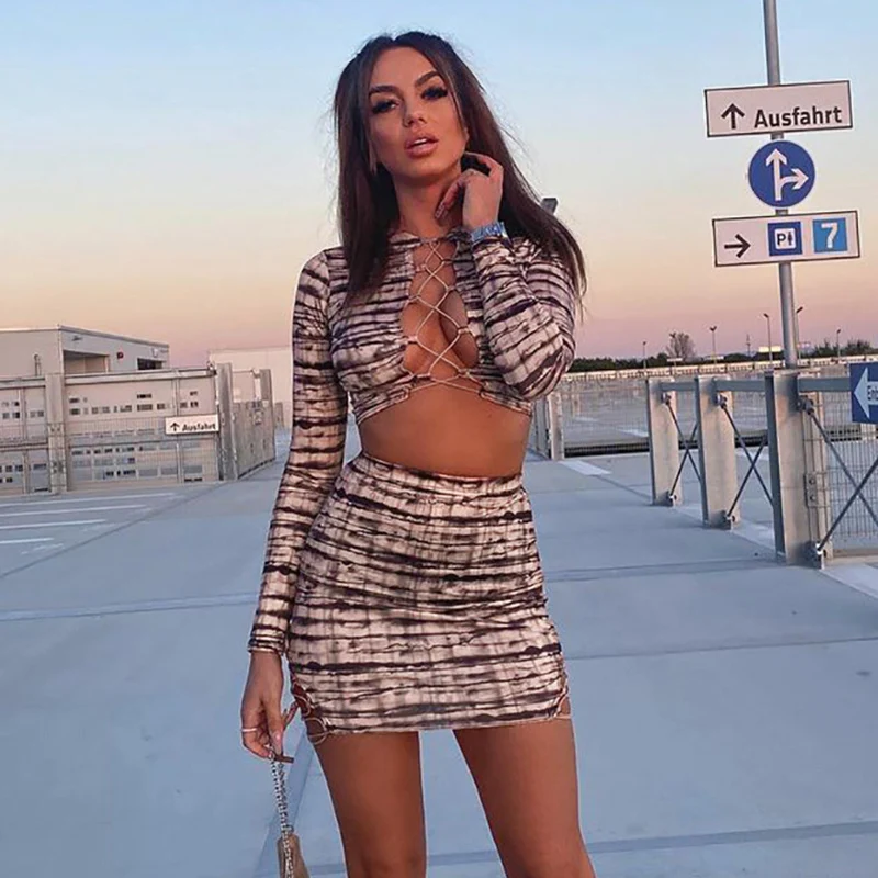 Print Long Sleeve Hollow Out Bandage Women's Suit Sexy Crop Top Mini Skirt 2 Pieces Dress Sets Autumn Winter Party Streetwear
Print Long Sleeve Hollow Out Bandage Women's Suit Sexy Crop Top Mini Skirt 2 Pieces Dress Sets Autumn Winter Party Streetwear
