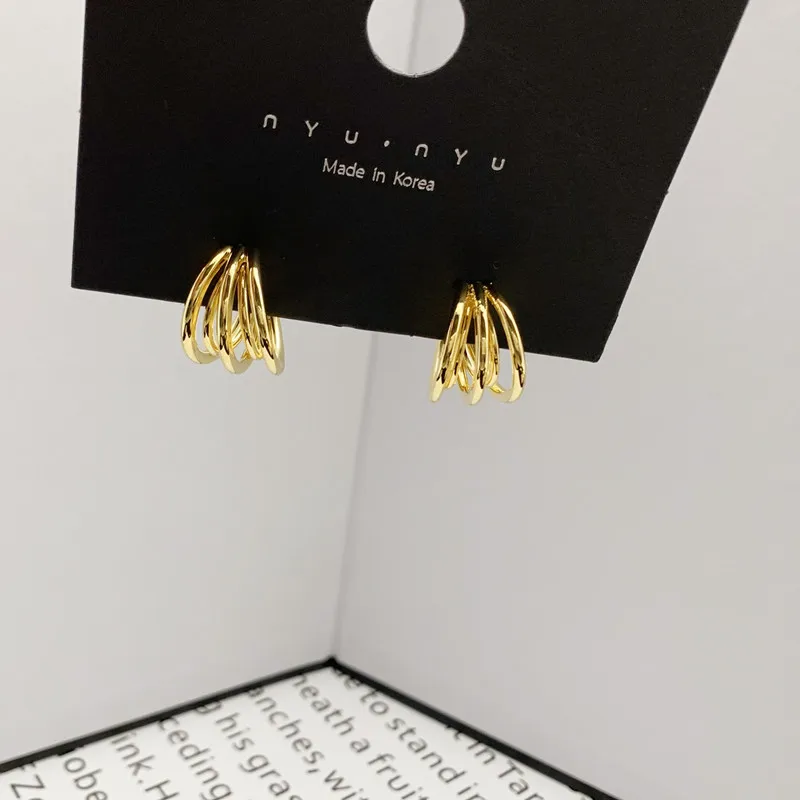 Korean Version Pf the New Gold-plated Copper Earrings Female Simple Niche Design High-end Quality Boutique Jewelry 2021 Trend
Korean Version Pf the New Gold-plated Copper Earrings Female Simple Niche Design High-end Quality Boutique Jewelry 2021 Trend